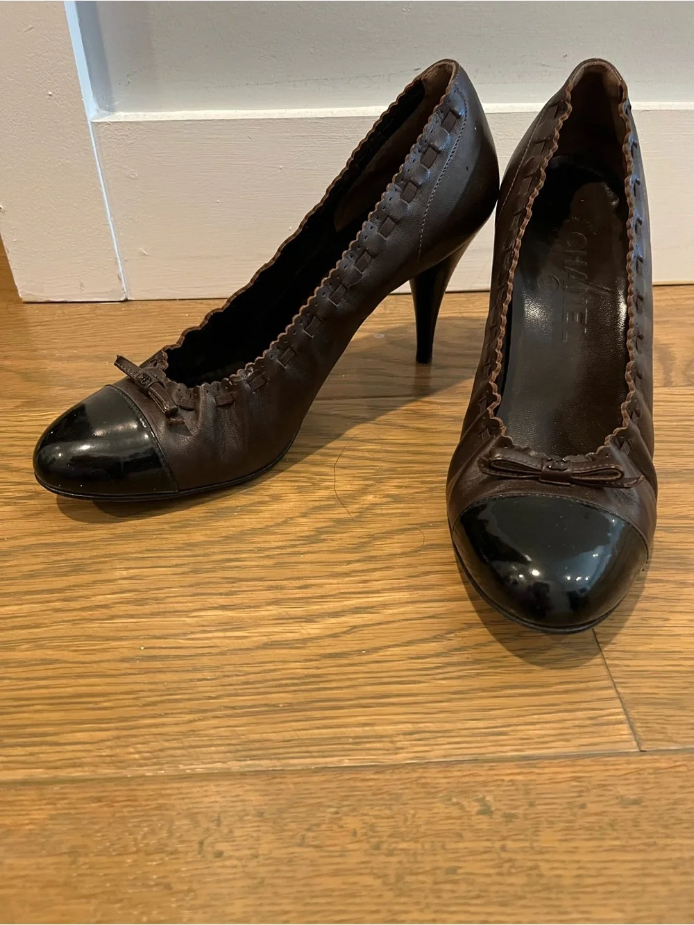 CHANEL Fall 2005 Vintage Karl Lagerfeld Brown Leather Cap Toe Pumps size 38.5